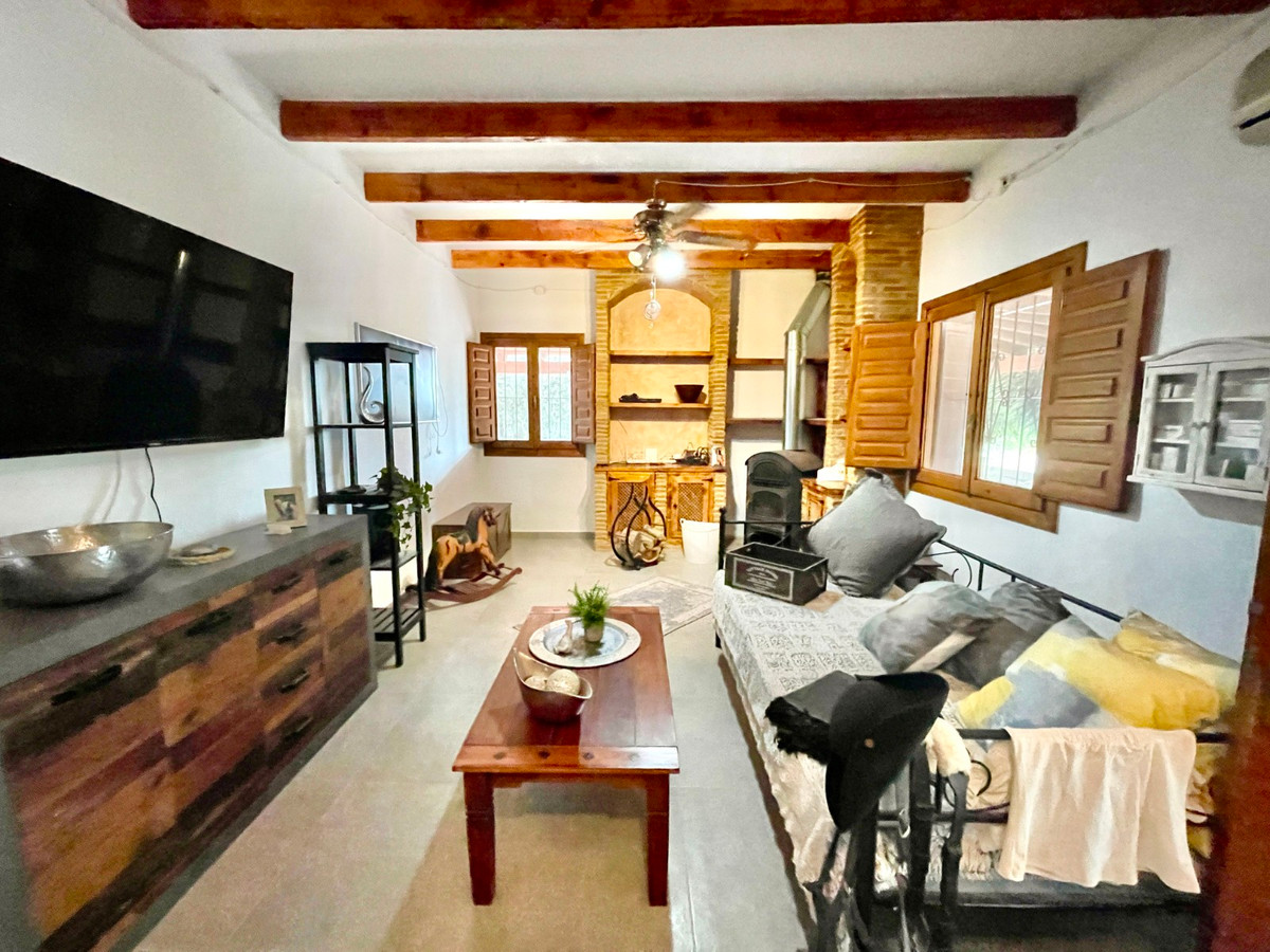 For sale - 3 Bedroom 2 Bathroom House - Finca - Cortijo in Orihuela - Orihuela Centro  - Alicante