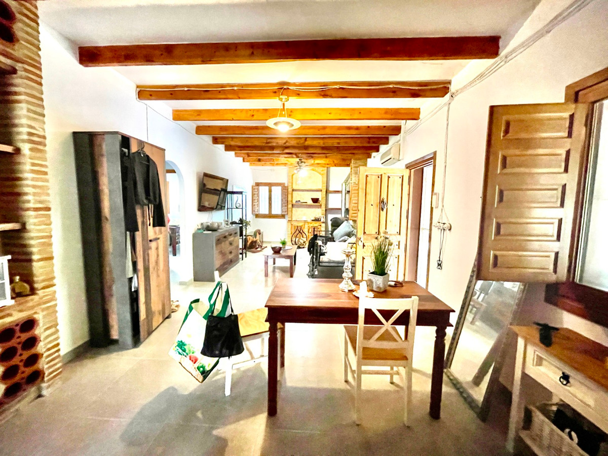 For sale - 3 Bedroom 2 Bathroom House - Finca - Cortijo in Orihuela - Orihuela Centro  - Alicante