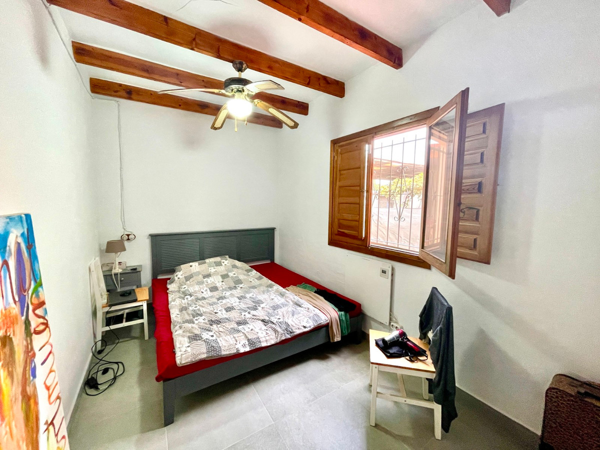 For sale - 3 Bedroom 2 Bathroom House - Finca - Cortijo in Orihuela - Orihuela Centro  - Alicante