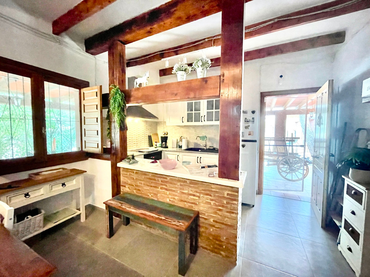 For sale - 3 Bedroom 2 Bathroom House - Finca - Cortijo in Orihuela - Orihuela Centro  - Alicante
