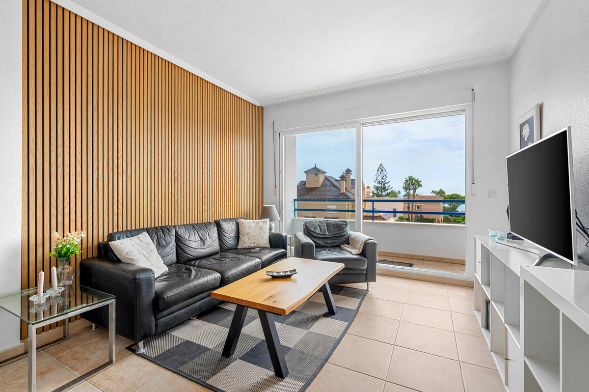 For sale - 3 Bedroom 2 Bathroom Apartment - Middle Floor Apartment in Torrevieja - Torrevieja Centro  - Alicante