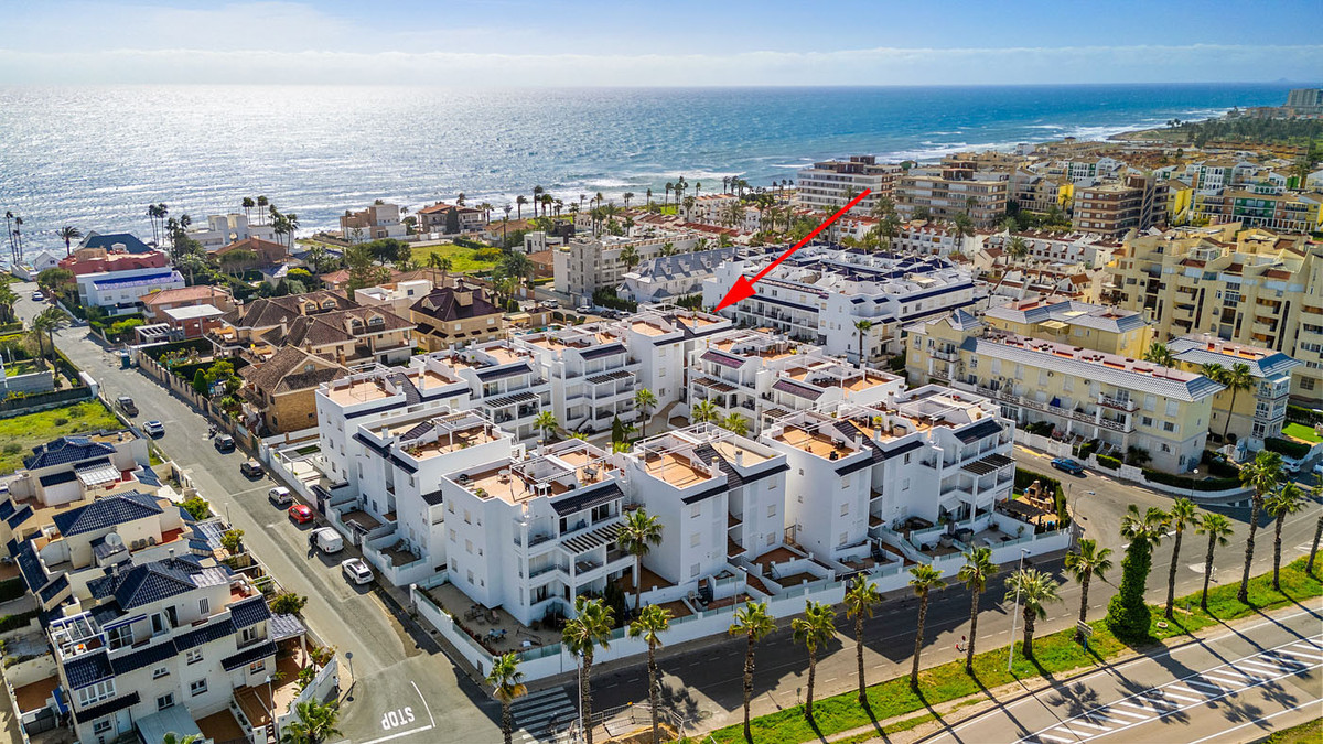 For sale - 3 Bedroom 2 Bathroom Apartment - Middle Floor Apartment in Torrevieja - Torrevieja Centro  - Alicante