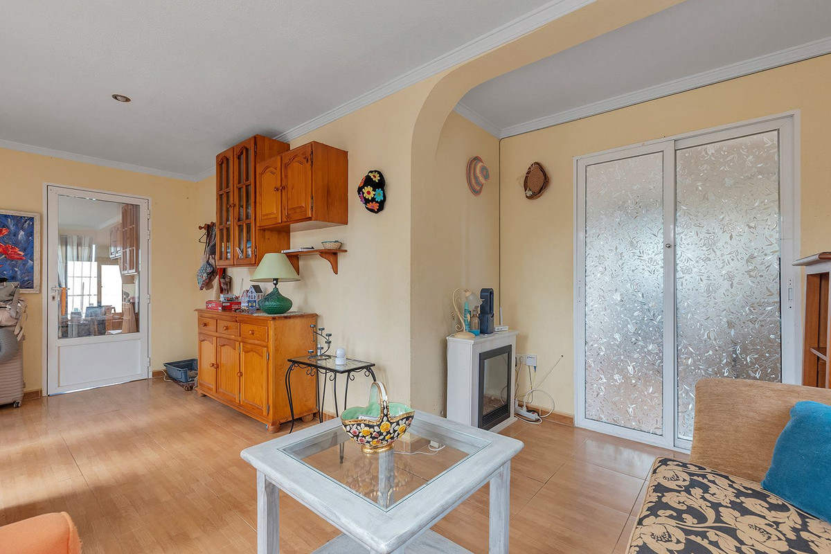 For sale - 5 Bedroom 2 Bathroom House - Detached Villa in Rojales - Ciudad Quesada  - Alicante