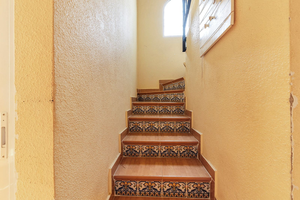 For sale - 5 Bedroom 2 Bathroom House - Detached Villa in Rojales - Ciudad Quesada  - Alicante