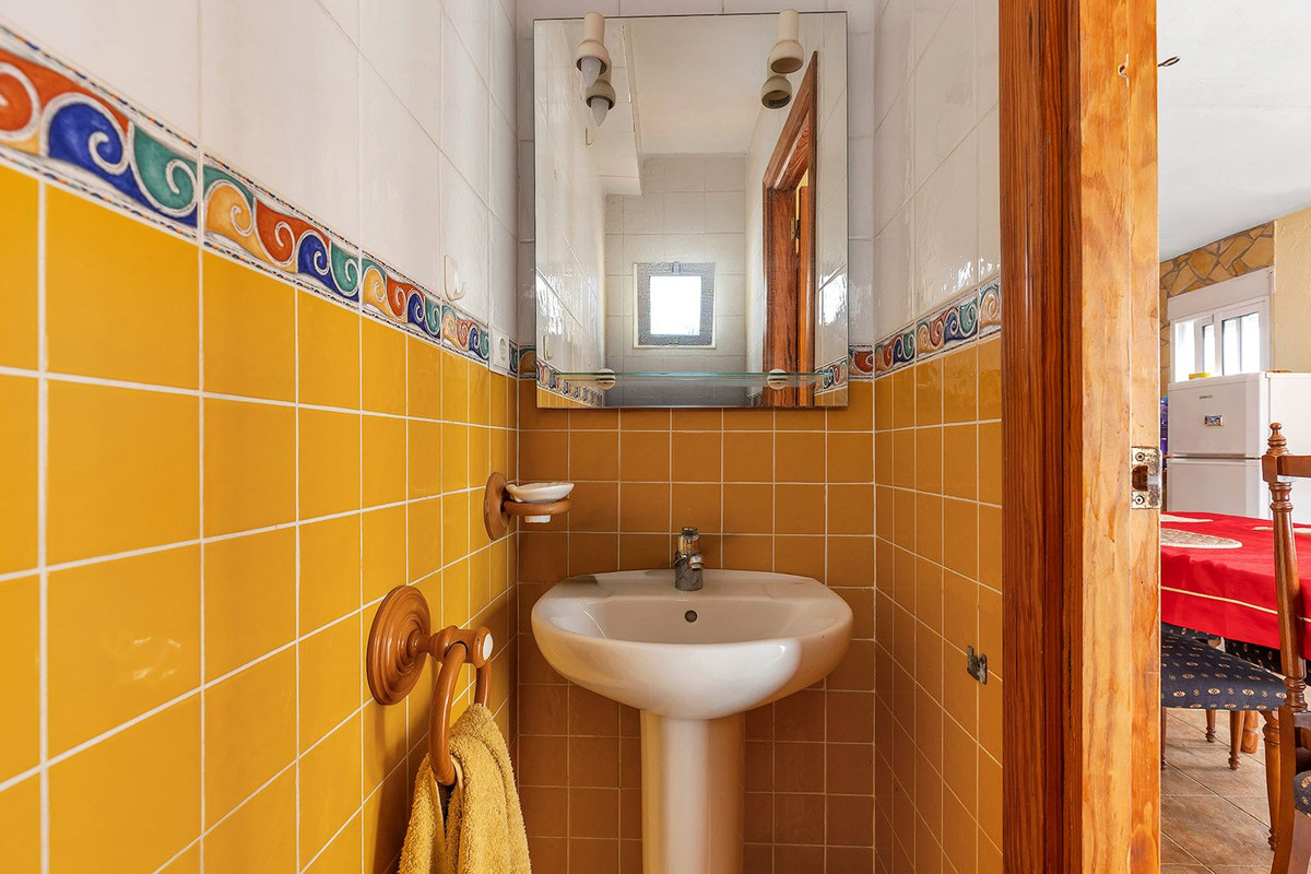For sale - 5 Bedroom 2 Bathroom House - Detached Villa in Rojales - Ciudad Quesada  - Alicante