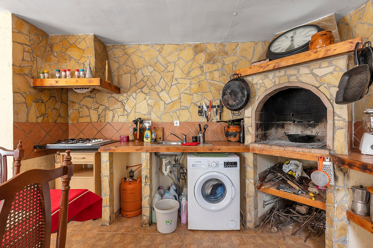 For sale - 5 Bedroom 2 Bathroom House - Detached Villa in Rojales - Ciudad Quesada  - Alicante