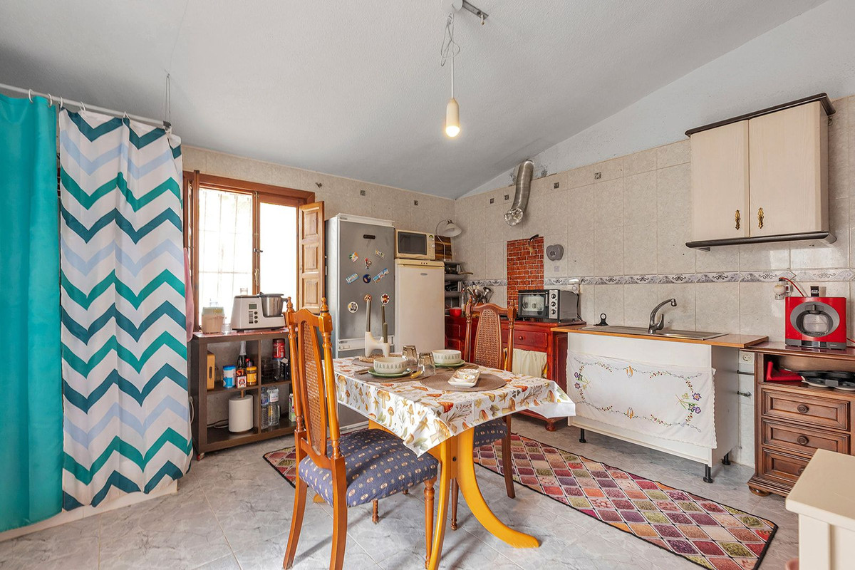 For sale - 5 Bedroom 2 Bathroom House - Detached Villa in Rojales - Ciudad Quesada  - Alicante