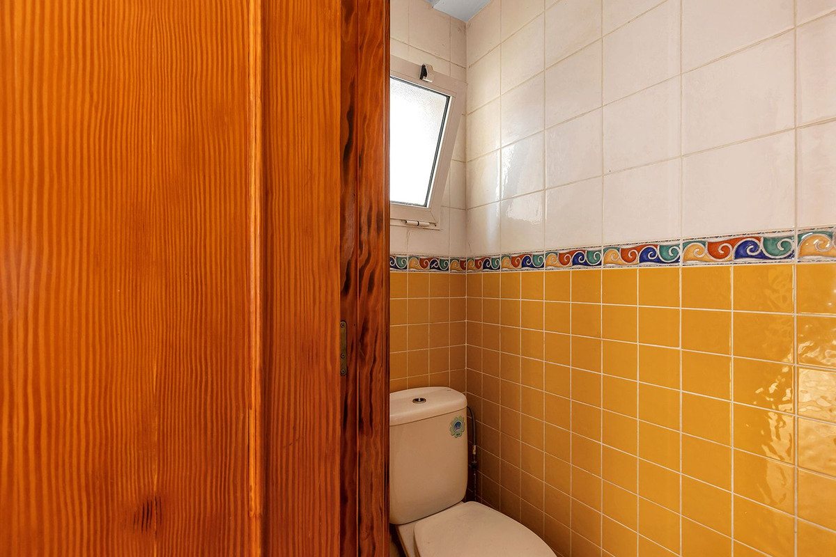 For sale - 5 Bedroom 2 Bathroom House - Detached Villa in Rojales - Ciudad Quesada  - Alicante