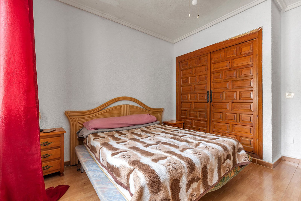 For sale - 5 Bedroom 2 Bathroom House - Detached Villa in Rojales - Ciudad Quesada  - Alicante