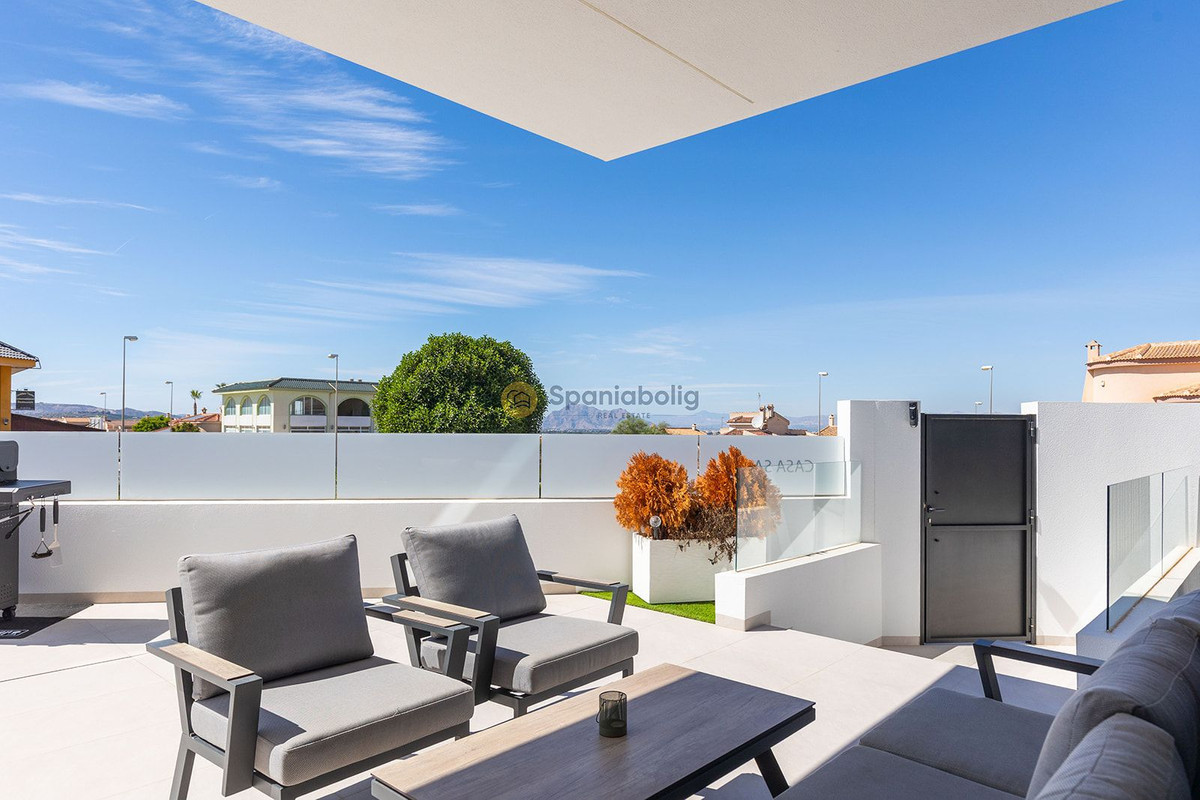 For sale - 3 Bedroom 3 Bathroom House - Detached Villa in Rojales - Benimar  - Alicante