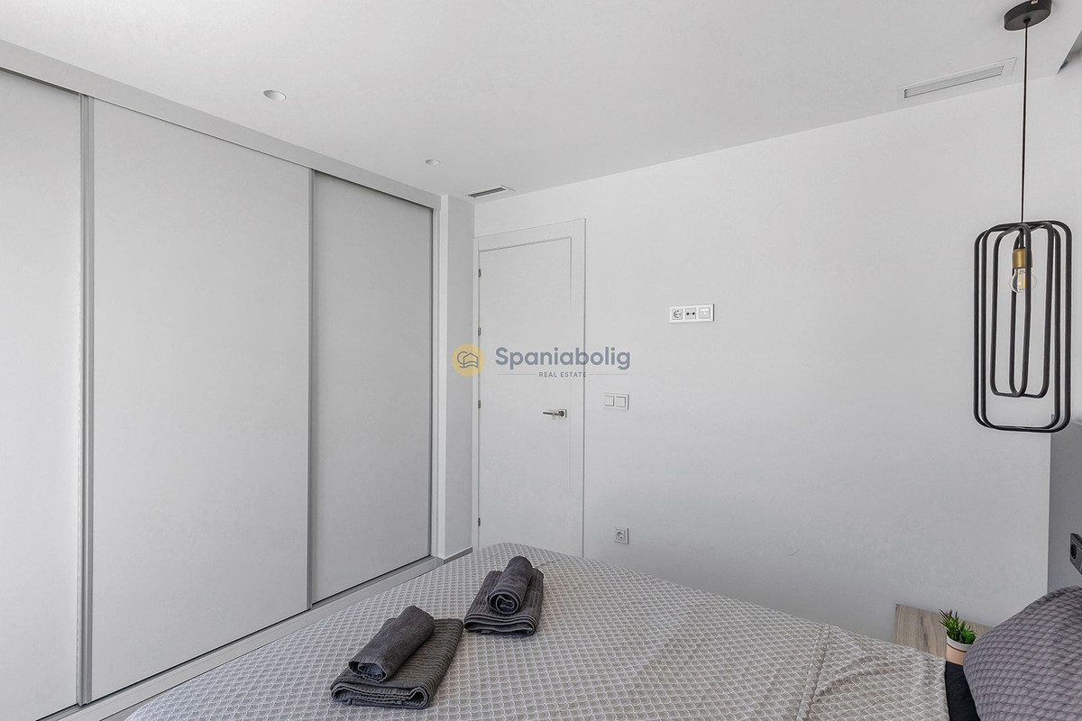 For sale - 3 Bedroom 3 Bathroom House - Detached Villa in Rojales - Benimar  - Alicante