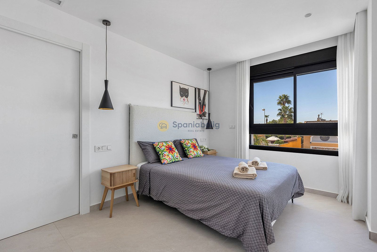 For sale - 3 Bedroom 3 Bathroom House - Detached Villa in Rojales - Benimar  - Alicante