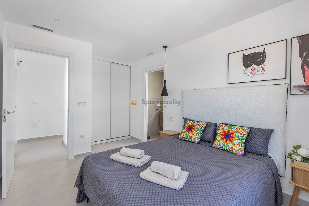 For sale - 3 Bedroom 3 Bathroom House - Detached Villa in Rojales - Benimar  - Alicante