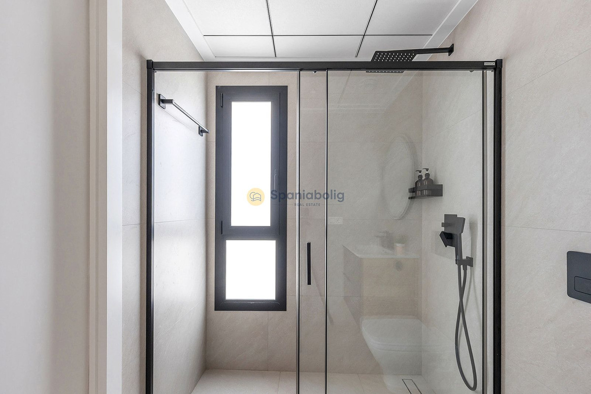 For sale - 3 Bedroom 3 Bathroom House - Detached Villa in Rojales - Benimar  - Alicante