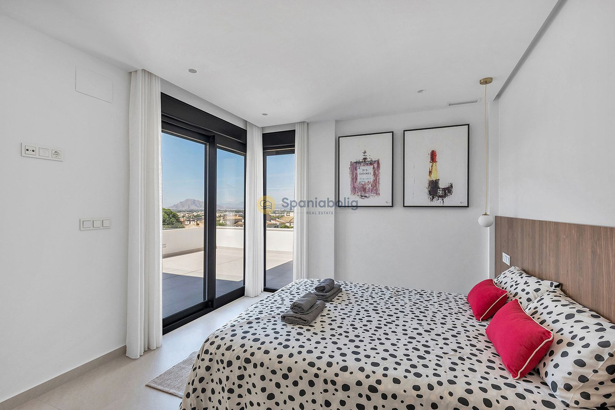 For sale - 3 Bedroom 3 Bathroom House - Detached Villa in Rojales - Benimar  - Alicante