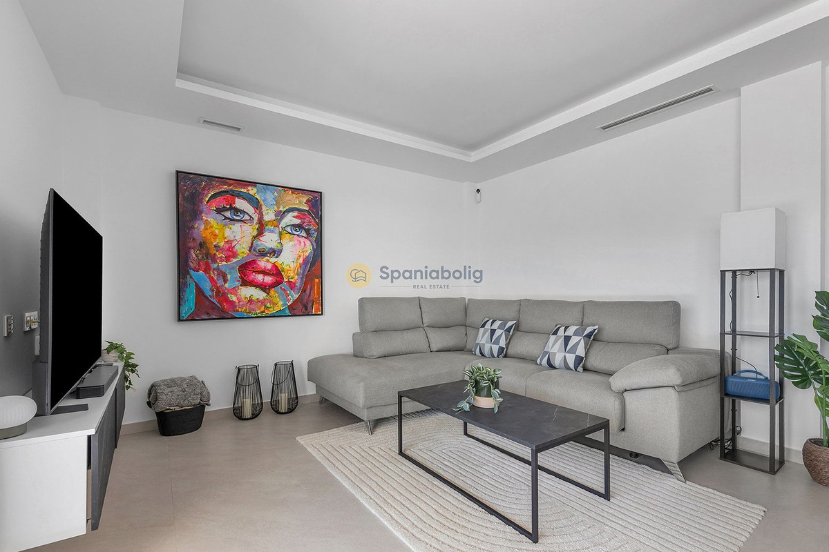 For sale - 3 Bedroom 3 Bathroom House - Detached Villa in Rojales - Benimar  - Alicante