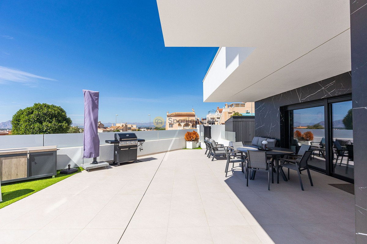 For sale - 3 Bedroom 3 Bathroom House - Detached Villa in Rojales - Benimar  - Alicante