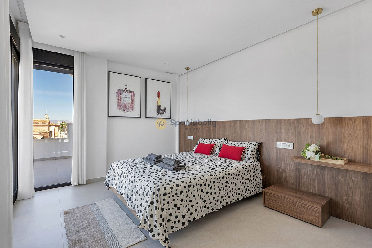 For sale - 3 Bedroom 3 Bathroom House - Detached Villa in Rojales - Benimar  - Alicante