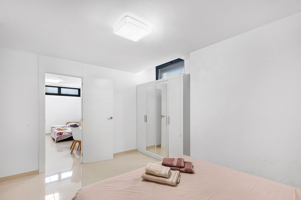 For sale - 4 Bedroom 2 Bathroom House - Semi-Detached House in Rojales - Ciudad Quesada  - Alicante