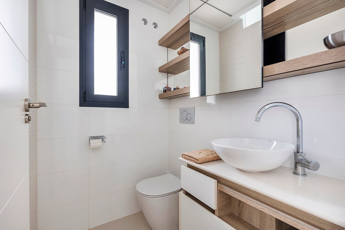 For sale - 4 Bedroom 2 Bathroom House - Semi-Detached House in Rojales - Ciudad Quesada  - Alicante