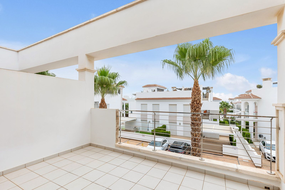 For sale - 4 Bedroom 2 Bathroom House - Semi-Detached House in Rojales - Ciudad Quesada  - Alicante