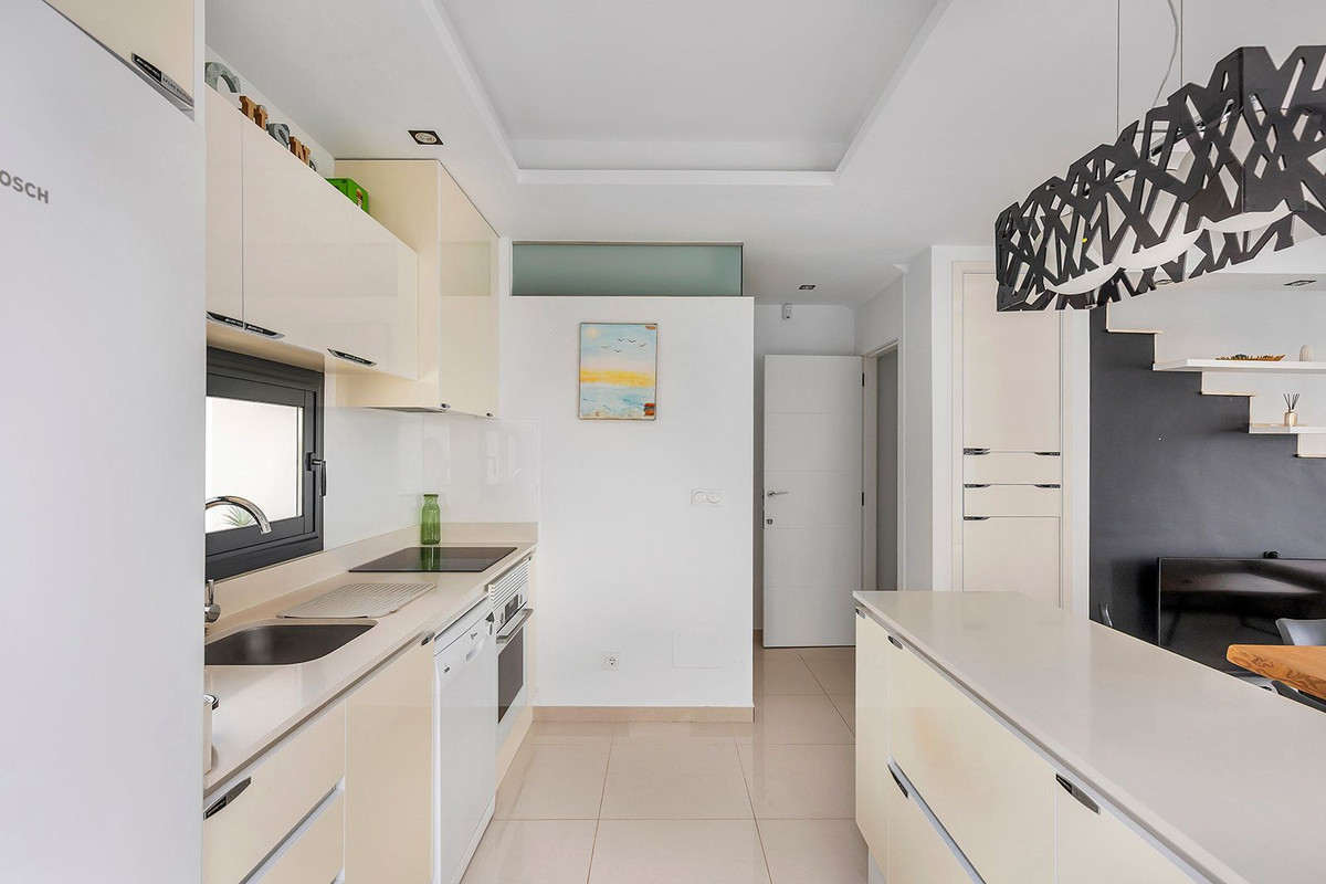 For sale - 4 Bedroom 2 Bathroom House - Semi-Detached House in Rojales - Ciudad Quesada  - Alicante