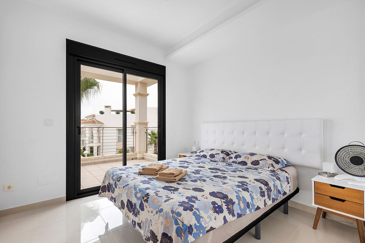 For sale - 4 Bedroom 2 Bathroom House - Semi-Detached House in Rojales - Ciudad Quesada  - Alicante