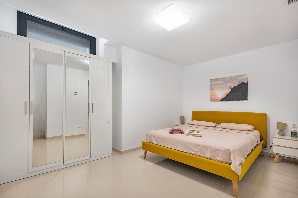 For sale - 4 Bedroom 2 Bathroom House - Semi-Detached House in Rojales - Ciudad Quesada  - Alicante