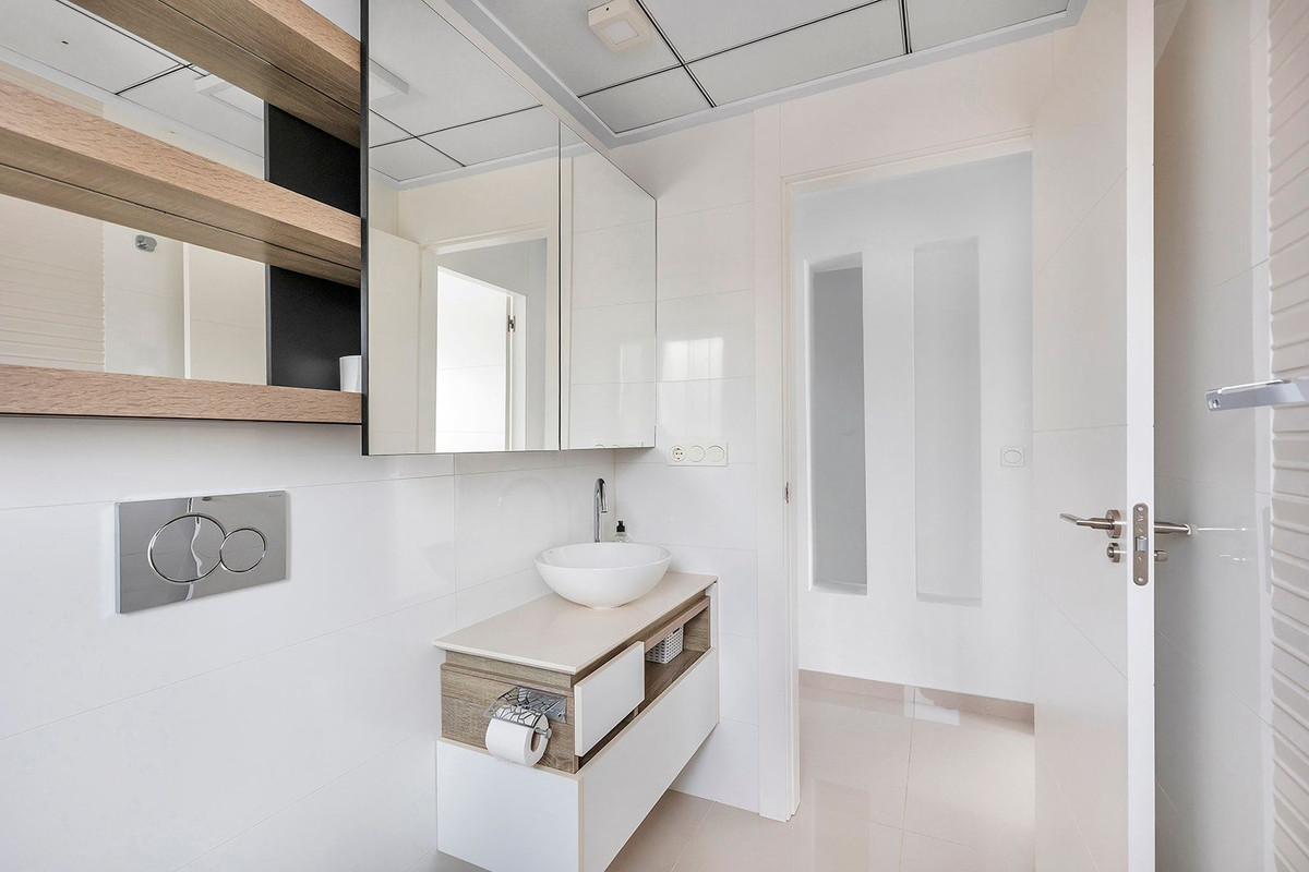 For sale - 4 Bedroom 2 Bathroom House - Semi-Detached House in Rojales - Ciudad Quesada  - Alicante
