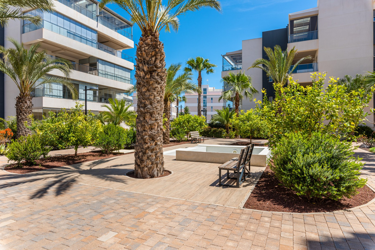 For sale - 3 Bedroom 2 Bathroom Apartment - Ground Floor Apartment in Orihuela - Orihuela Costa  - Alicante