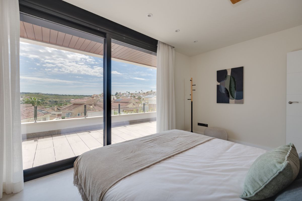 For sale - 4 Bedroom 4 Bathroom House - Detached Villa in Rojales - Rojales Centro  - Alicante