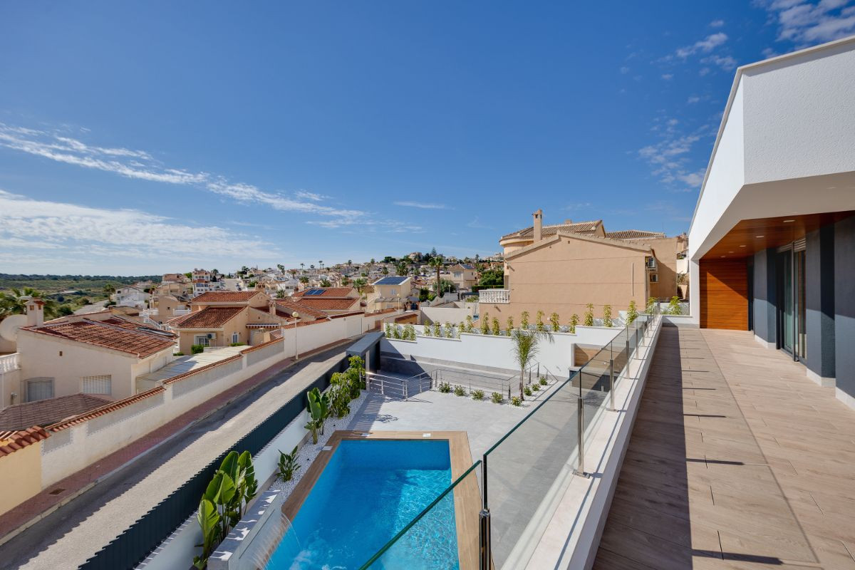 For sale - 4 Bedroom 4 Bathroom House - Detached Villa in Rojales - Rojales Centro  - Alicante