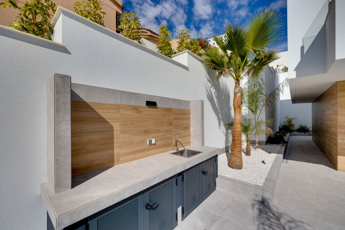 For sale - 4 Bedroom 4 Bathroom House - Detached Villa in Rojales - Rojales Centro  - Alicante