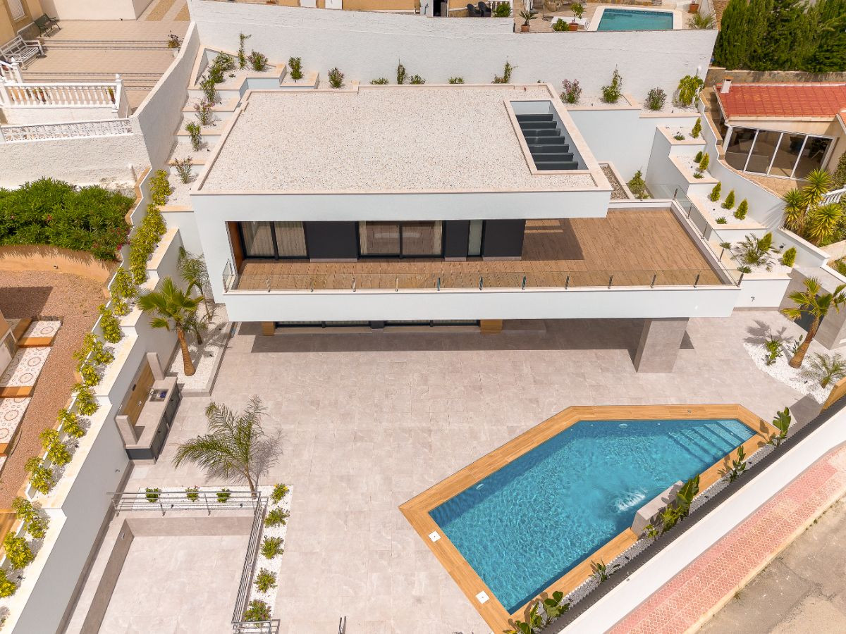 For sale - 4 Bedroom 4 Bathroom House - Detached Villa in Rojales - Rojales Centro  - Alicante