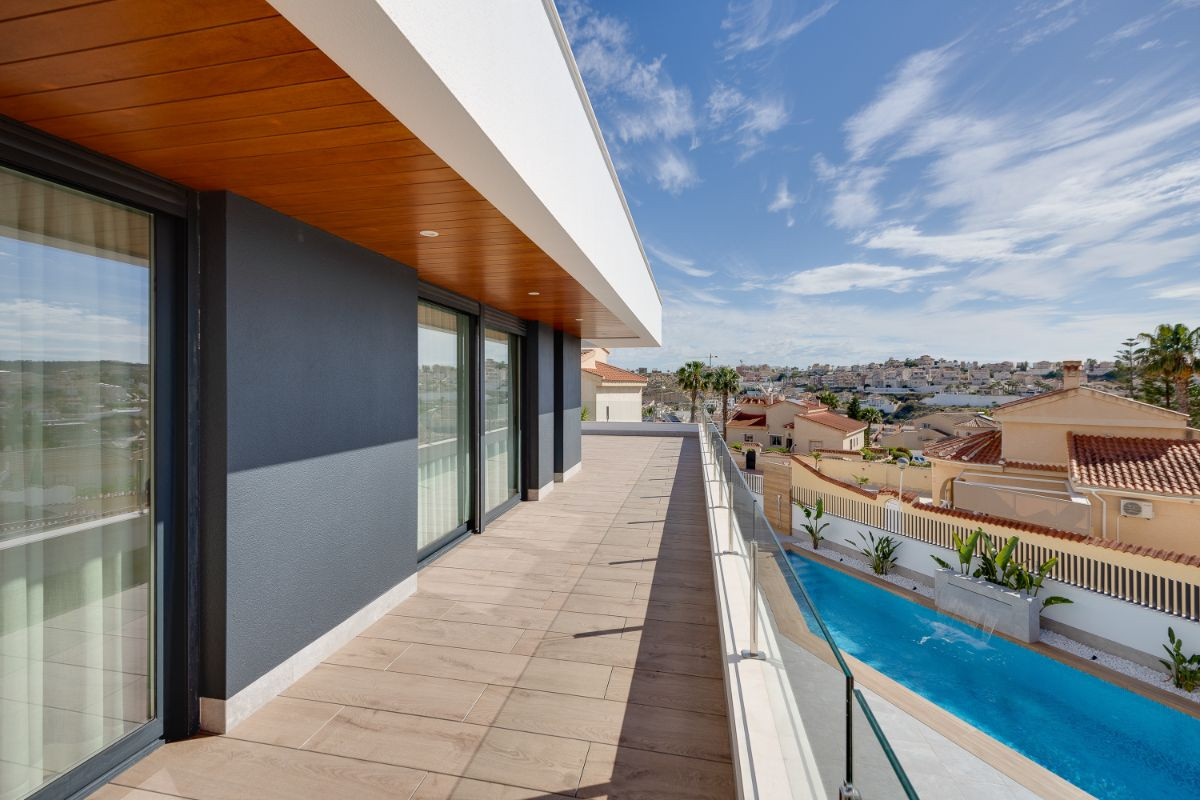 For sale - 4 Bedroom 4 Bathroom House - Detached Villa in Rojales - Rojales Centro  - Alicante