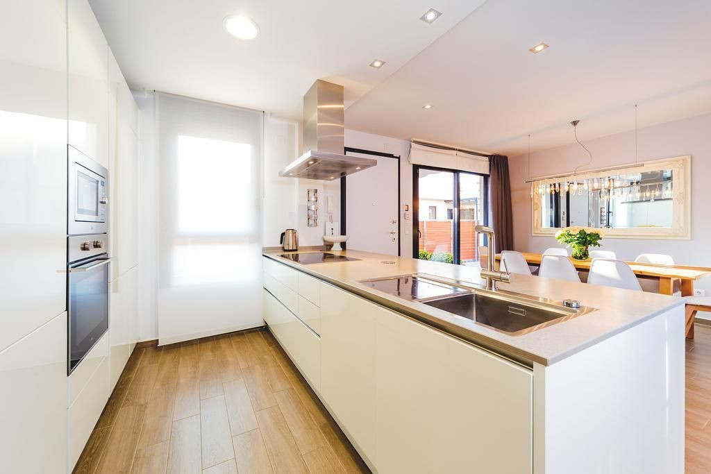 For sale - 5 Bedroom 3 Bathroom House - Detached Villa in Torrevieja - Torrevieja Centro  - Alicante