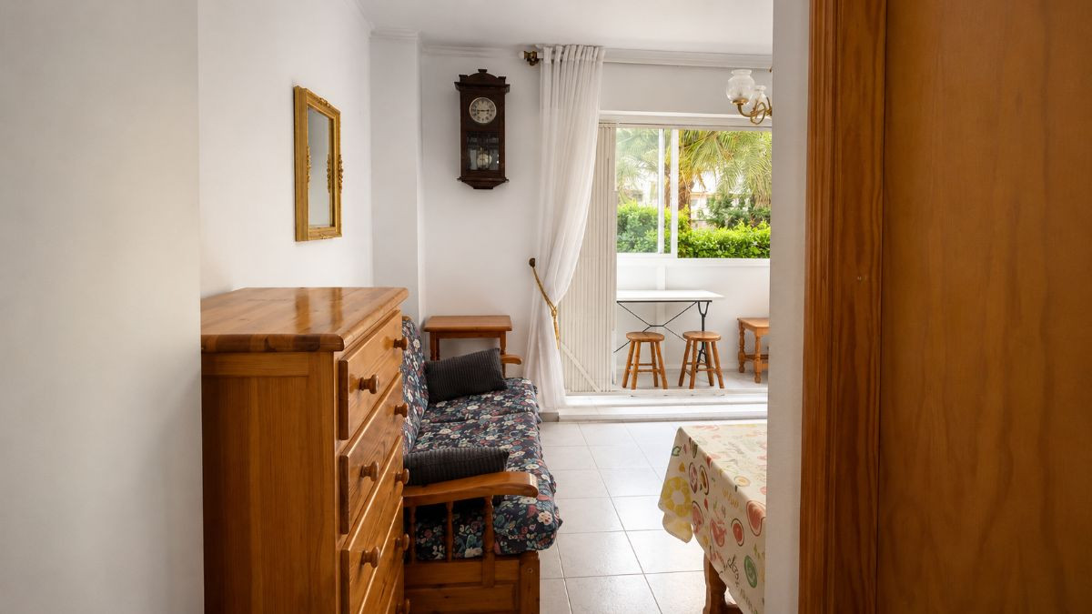 For sale - 1 Bedroom 1 Bathroom Apartment - Middle Floor Apartment in Torrevieja - Torrevieja Centro  - Alicante