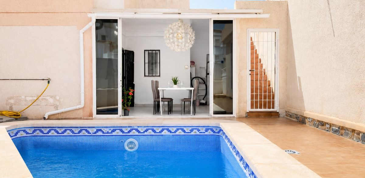 For sale - 4 Bedroom 2 Bathroom House - Detached Villa in Rojales - Ciudad Quesada  - Alicante