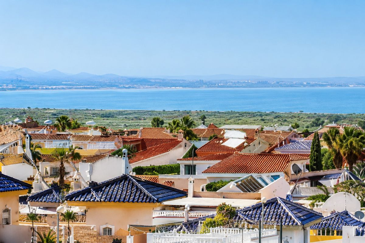 For sale - 4 Bedroom 2 Bathroom House - Detached Villa in Rojales - Ciudad Quesada  - Alicante