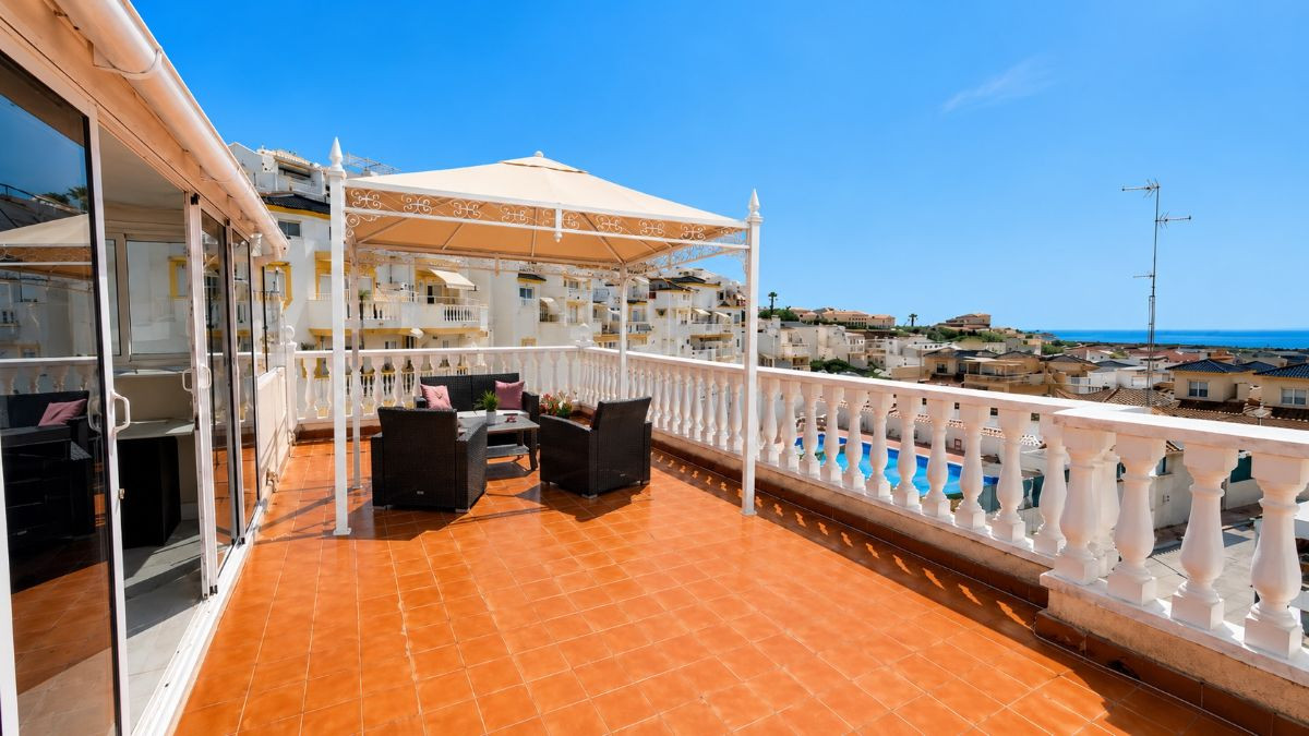 For sale - 4 Bedroom 2 Bathroom House - Detached Villa in Rojales - Ciudad Quesada  - Alicante