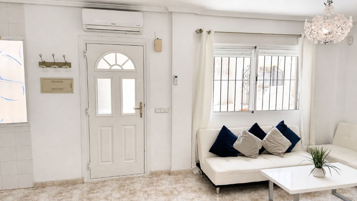 For sale - 4 Bedroom 2 Bathroom House - Detached Villa in Rojales - Ciudad Quesada  - Alicante