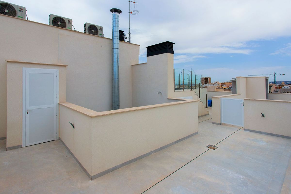 For sale - 2 Bedroom 2 Bathroom Apartment - Middle Floor Apartment in Torrevieja - Torrevieja Centro  - Alicante