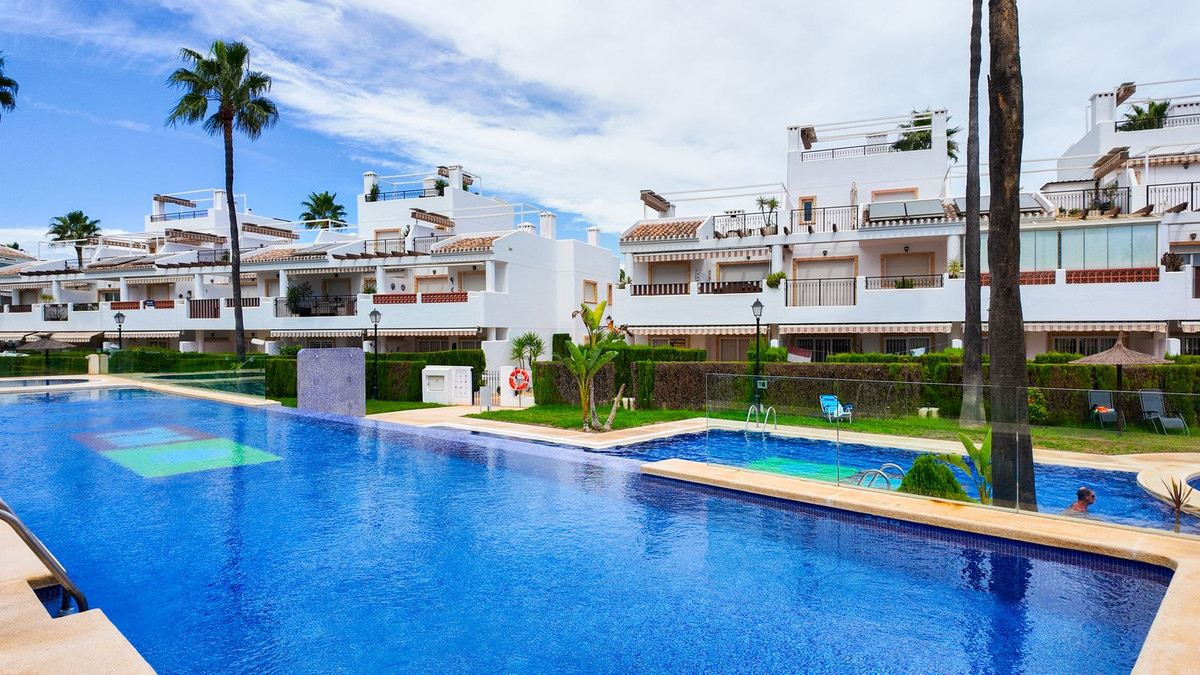 For sale - 2 Bedroom 2 Bathroom Apartment - Top Floor Apartment in Orihuela - Orihuela Costa  - Alicante