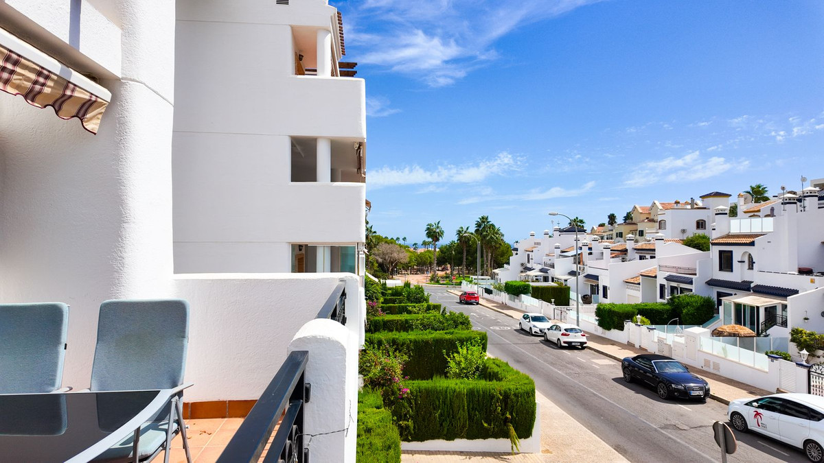 For sale - 2 Bedroom 2 Bathroom Apartment - Top Floor Apartment in Orihuela - Orihuela Costa  - Alicante