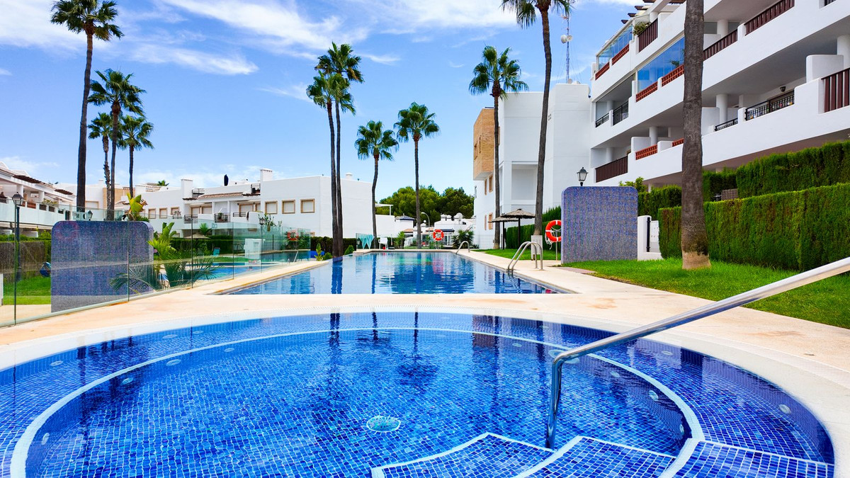 For sale - 2 Bedroom 2 Bathroom Apartment - Top Floor Apartment in Orihuela - Orihuela Costa  - Alicante