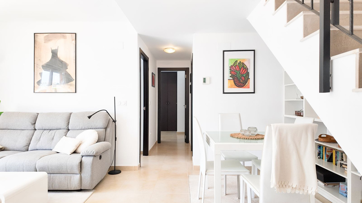 For sale - 2 Bedroom 2 Bathroom Apartment - Top Floor Apartment in Orihuela - Orihuela Costa  - Alicante