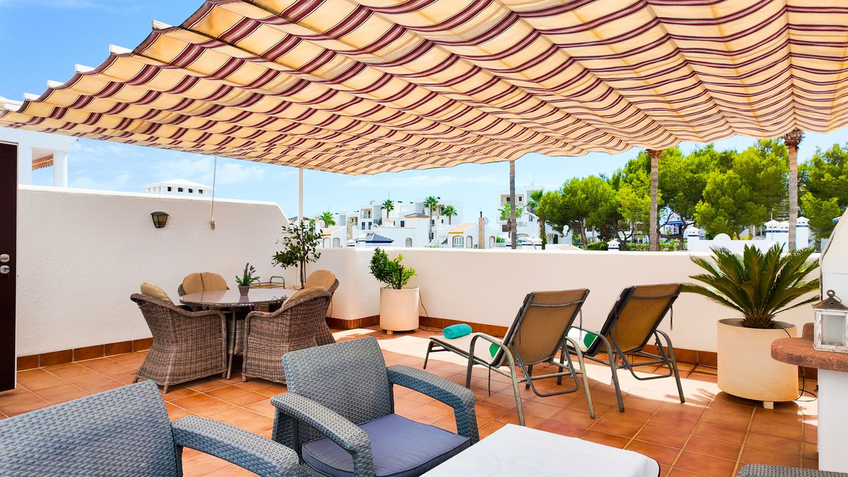 For sale - 2 Bedroom 2 Bathroom Apartment - Top Floor Apartment in Orihuela - Orihuela Costa  - Alicante