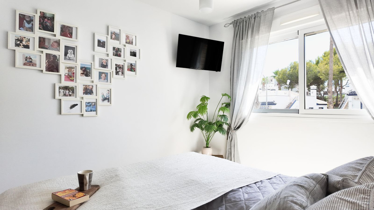 For sale - 2 Bedroom 2 Bathroom Apartment - Top Floor Apartment in Orihuela - Orihuela Costa  - Alicante