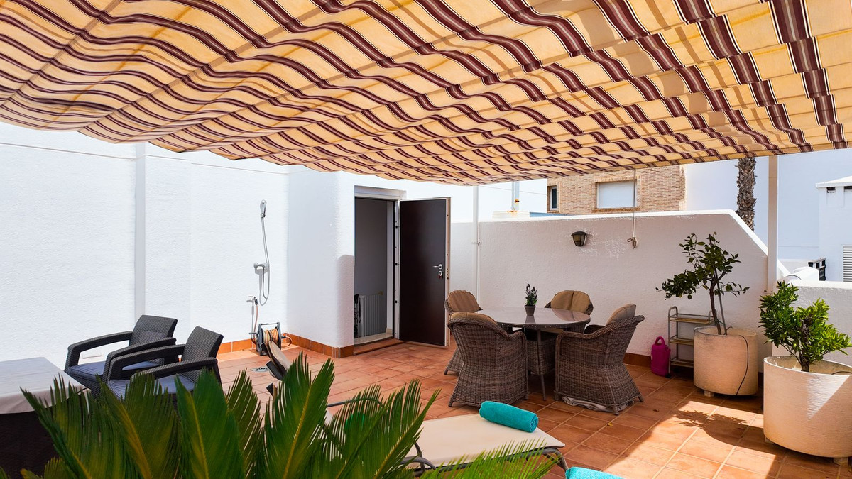 For sale - 2 Bedroom 2 Bathroom Apartment - Top Floor Apartment in Orihuela - Orihuela Costa  - Alicante