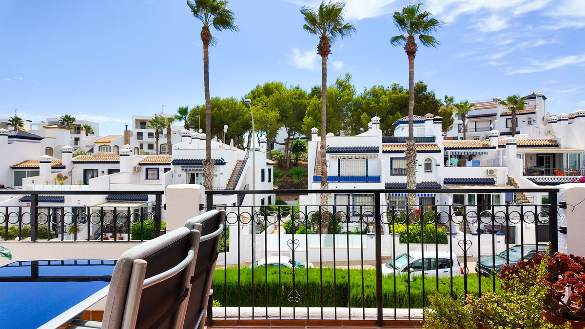 For sale - 2 Bedroom 2 Bathroom Apartment - Top Floor Apartment in Orihuela - Orihuela Costa  - Alicante